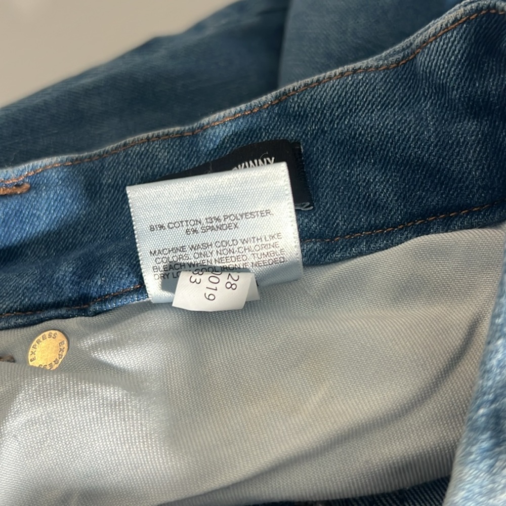 Express Cropped Distressed jeans - Picture 15 of 15